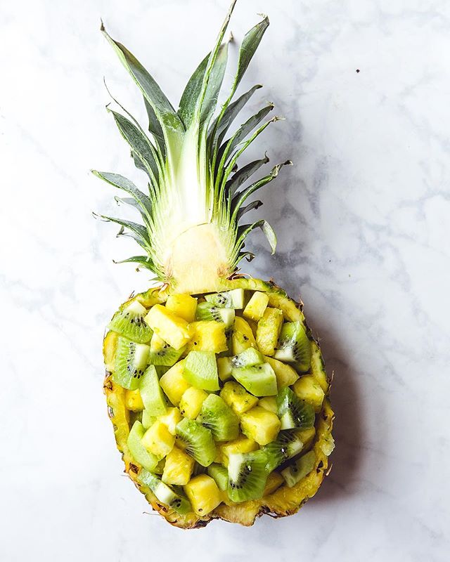 feels like summer so we're practicing our party tricks 🥝🍍☀️
