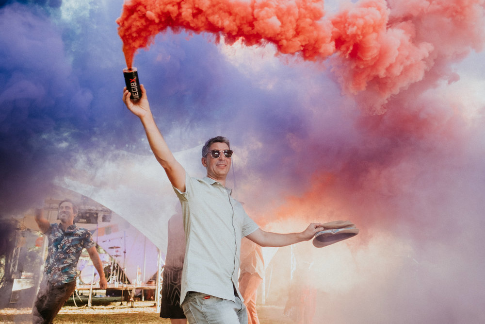 7 Festival wedding smoke bombs fun creative cool joanna nicole photography2.jpg