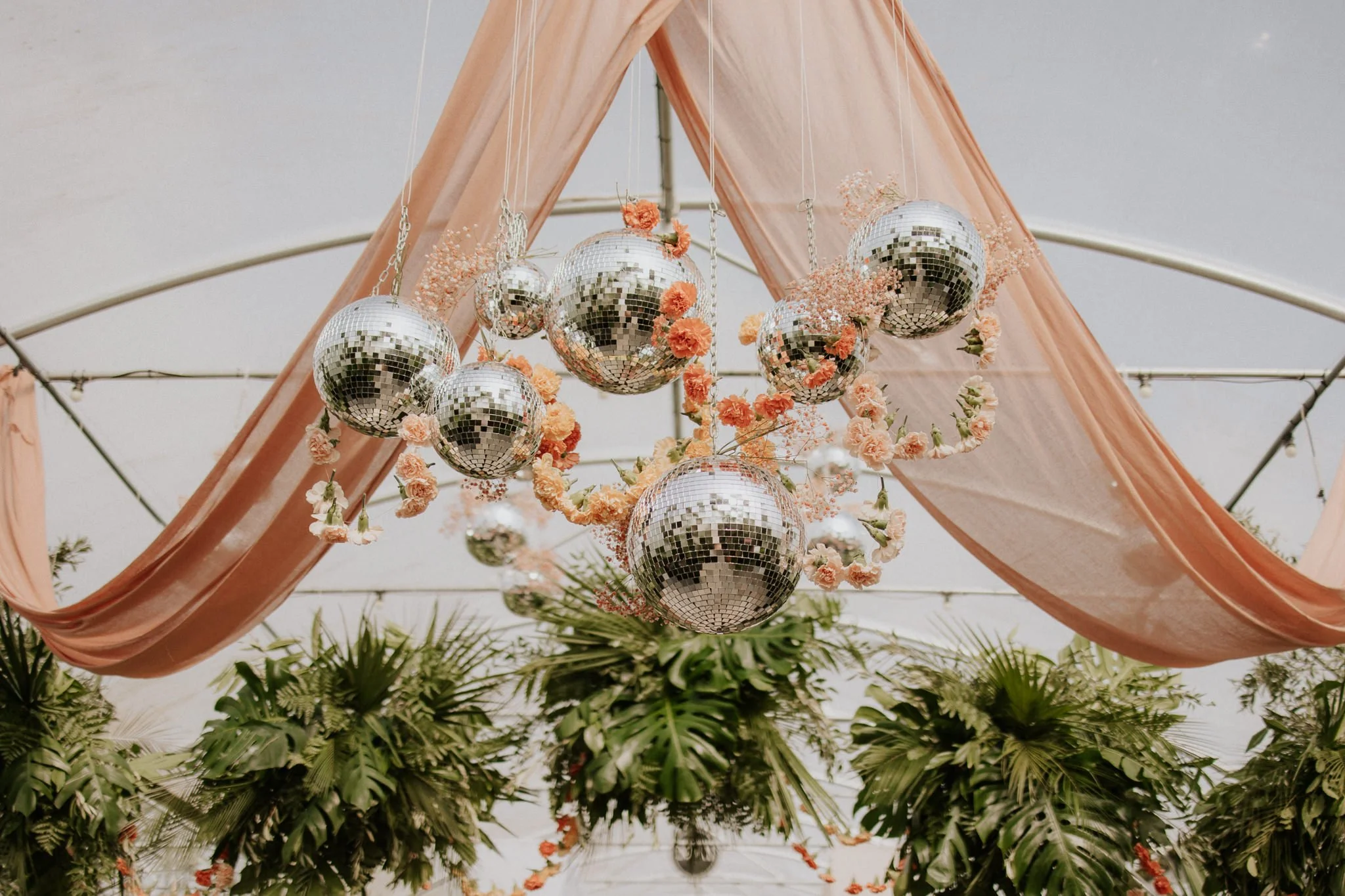 Early autumn wedding at Architectural Plants