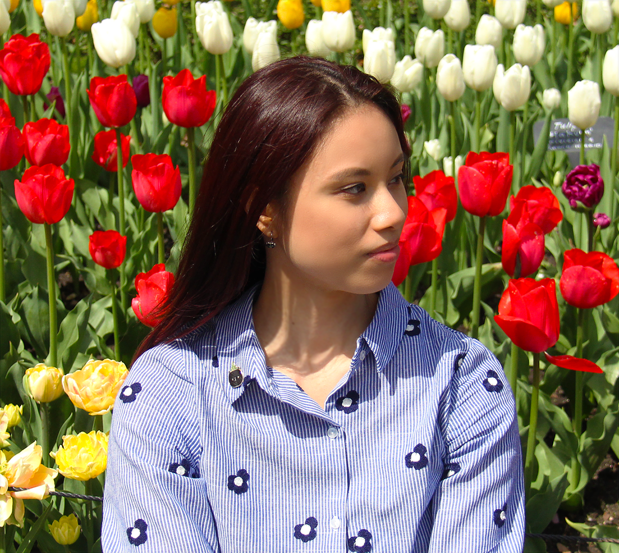 VeronicaTolentino_Profile_Tulips.png
