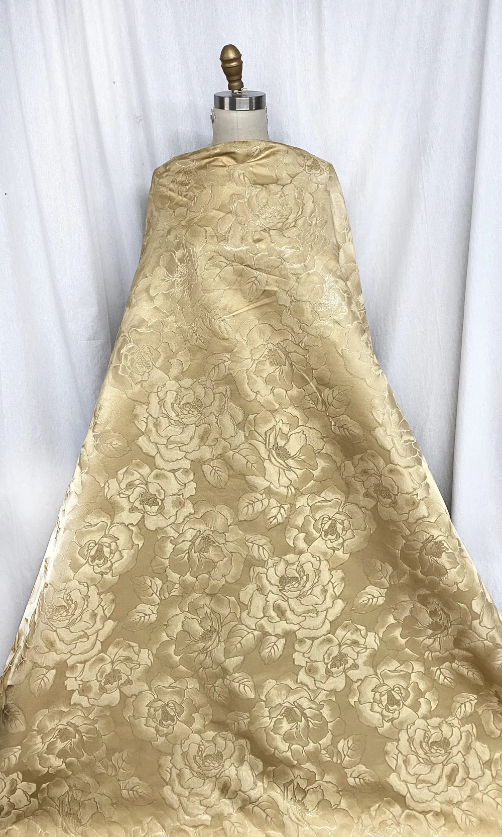 green emerald velvet dress Banarasi Dress Material with Matching Potli – RKG SHOPPING main image 1
