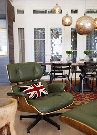 Chair-with-flag-pillow_v2.gif