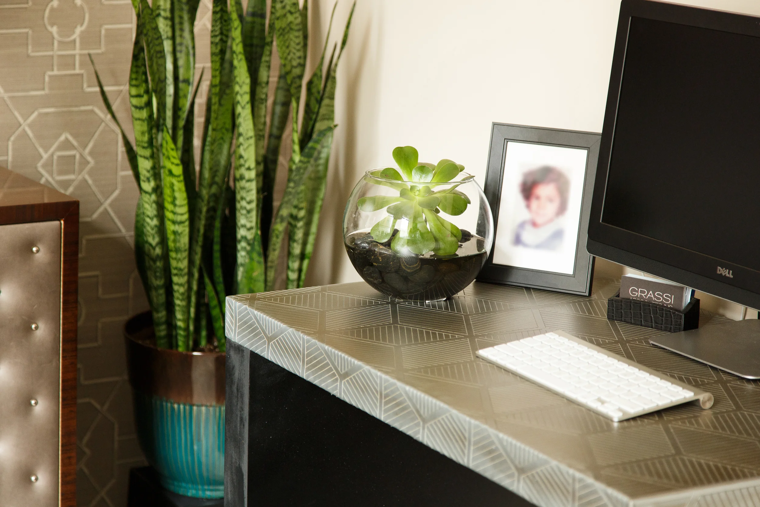 Spruce-and-furn-5th-Ave-Office-2.jpg
