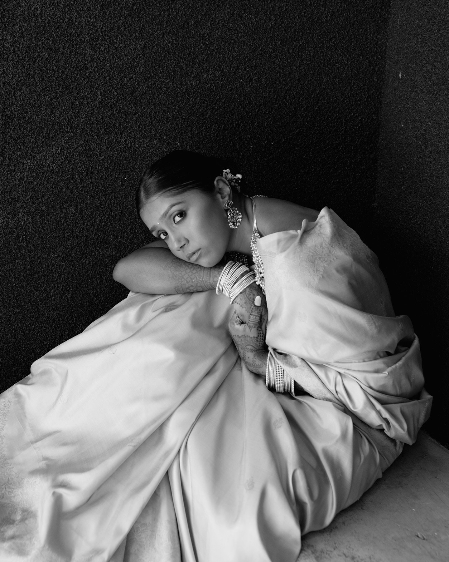 Divya and Nikhil - a few of my favorites to cue in with this classic song. Enjoy ! See tag for vendors - @divyamurali___