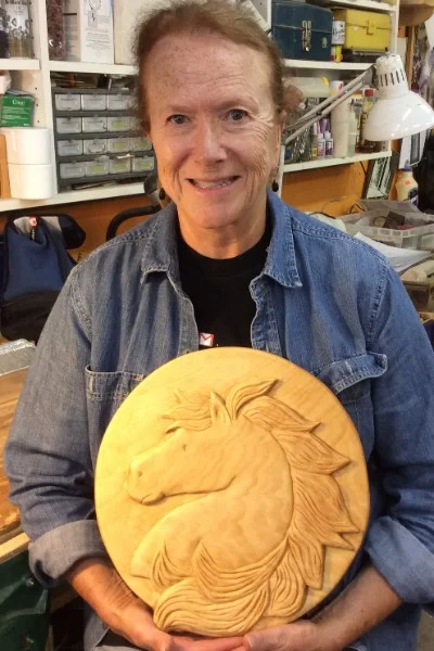 Rise finished this piece a bit ago as a gift for her sister. The carving has been gifted and we can share it now. The low relief horse head is carved from a beautiful piece of ripple grain basswood. 