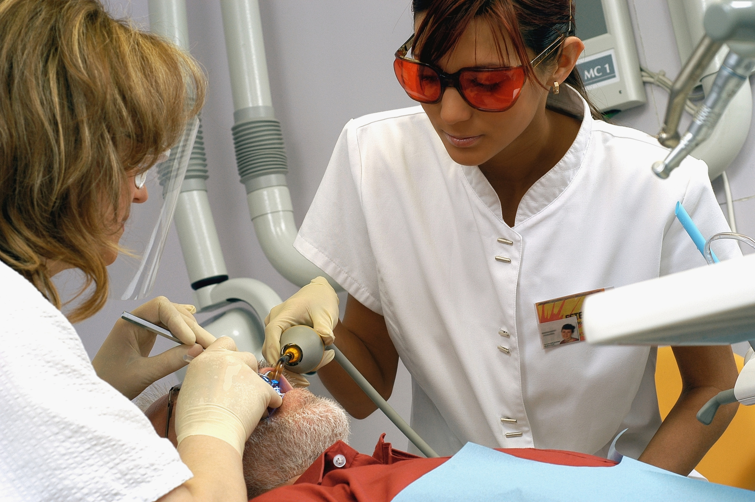 Become a dental assistant in just 10 weeks