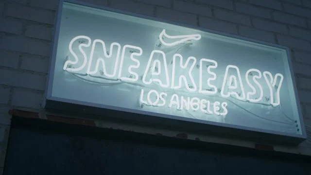 NIKE  |  AIR LA BREA 30