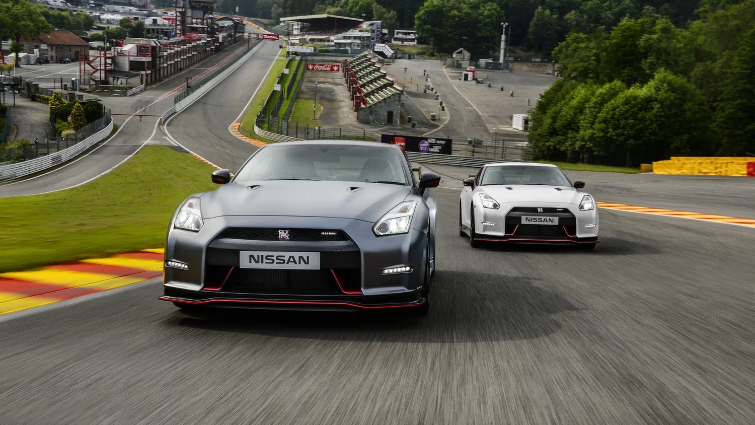 GT-R Nismo revealed in Europe