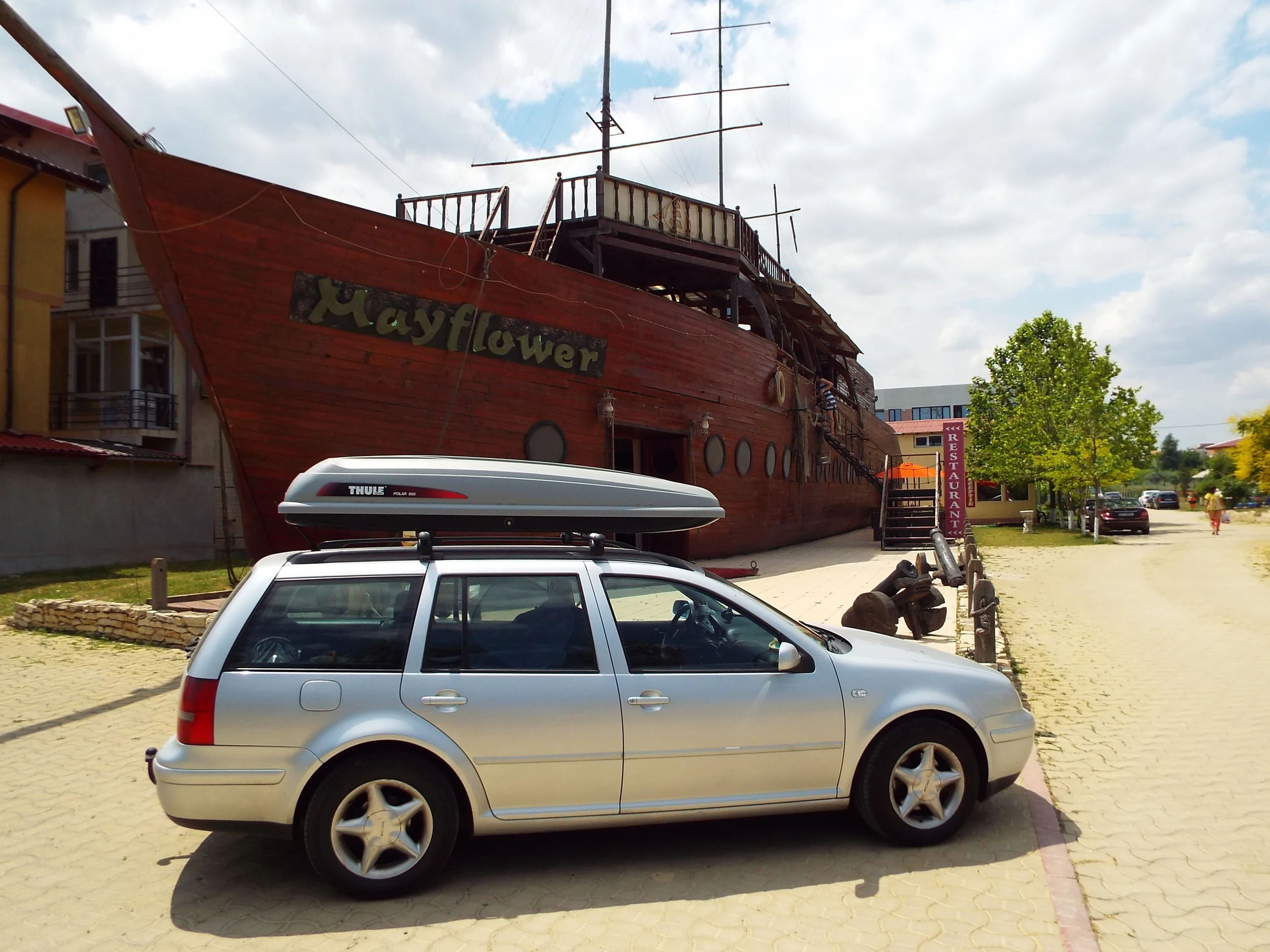  VW Golf 4 &nbsp;cutie portbagaj auto 