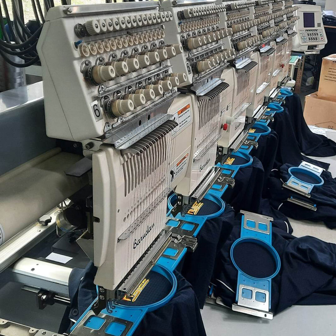 Our machines can handle big or small quantities. Update your uniforms!

Order your custom clothing here:
https://www.theprintshop.net.au/make-your-own

#localbusiness #sportswear #corporatewear #branding #design #customprint #addyourlogo #business #t