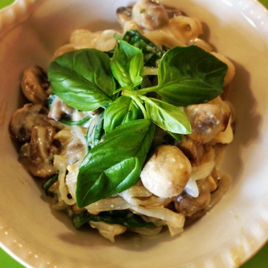 Creamy Vegan Garlic, Cashew Cheese & Garlic Pasta