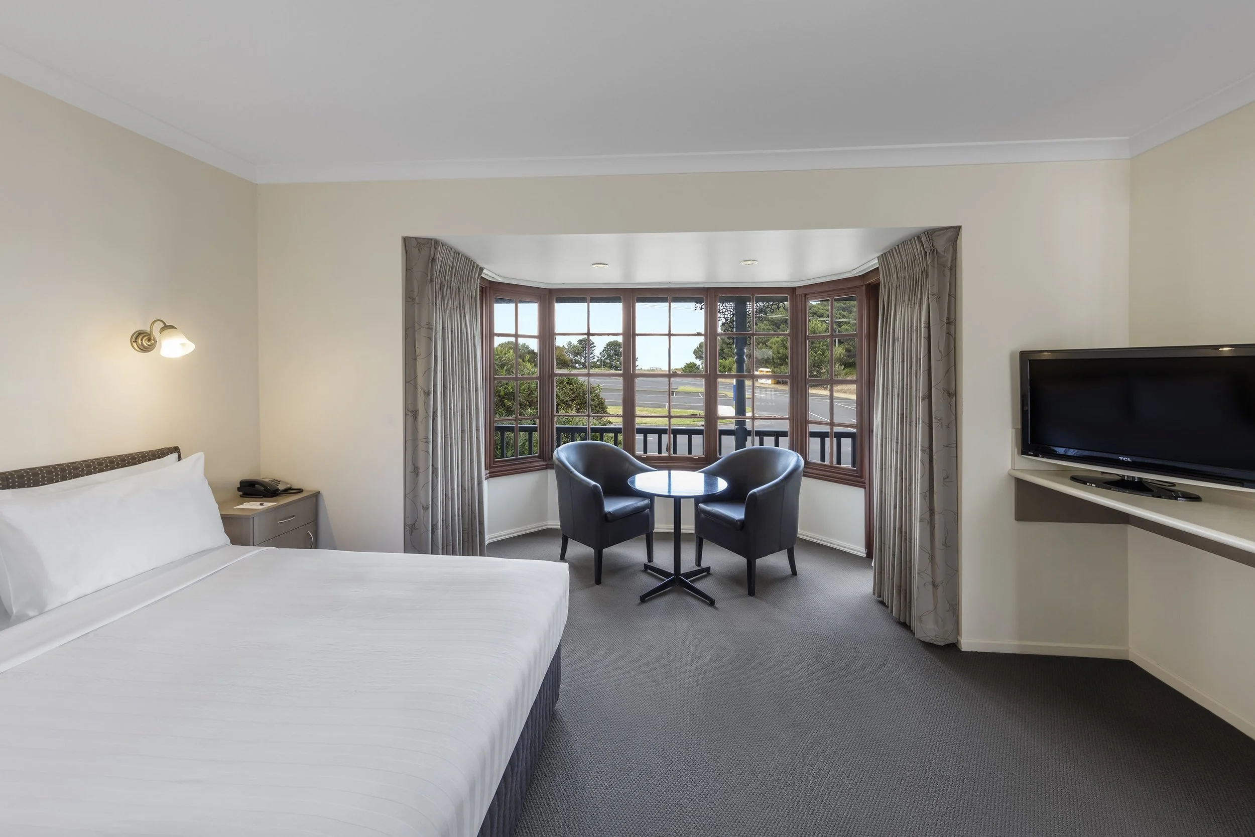 best-western-olde-maritime-warrnambool-hotel-accommodation-premium-queen-5.jpg