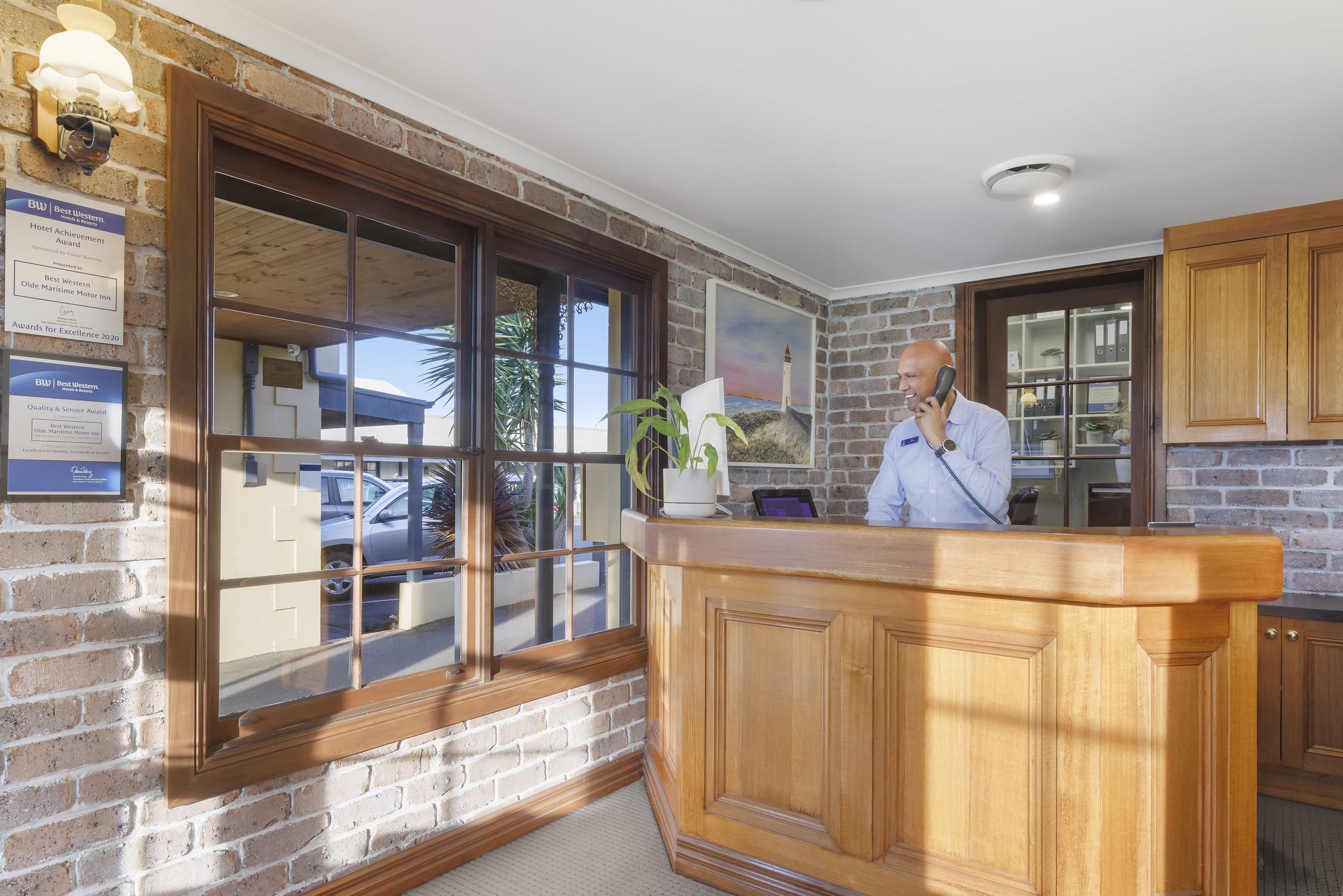 olde-maritime-motel-warrnambool-accommodation-reception.jpg