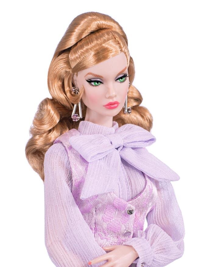 Lovely_in_Lilac_Poppy_Parker_doll_Integrity_Toys_Legendary_convention_77192_CU.jpg