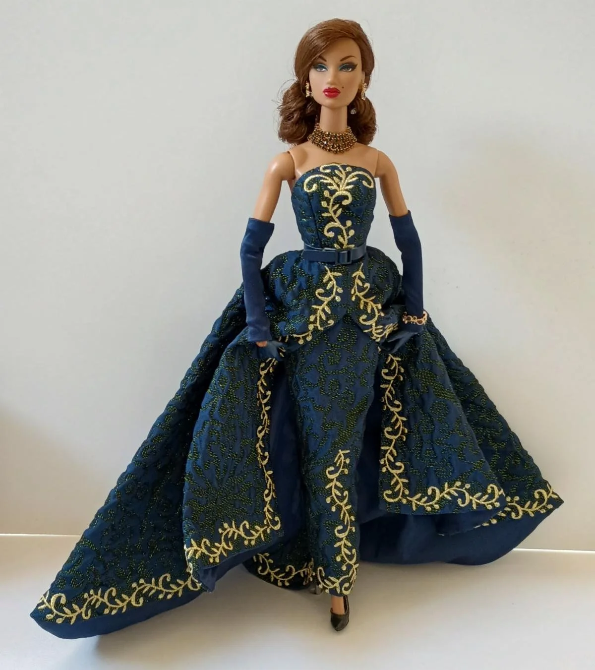 "Bueno Sera" Kyori Sato modeling "A Shimmering Experience" fashion on the FR 6.0 body