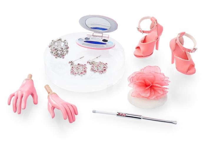 Pink_Mist_Maeve_Rocha_doll accessories