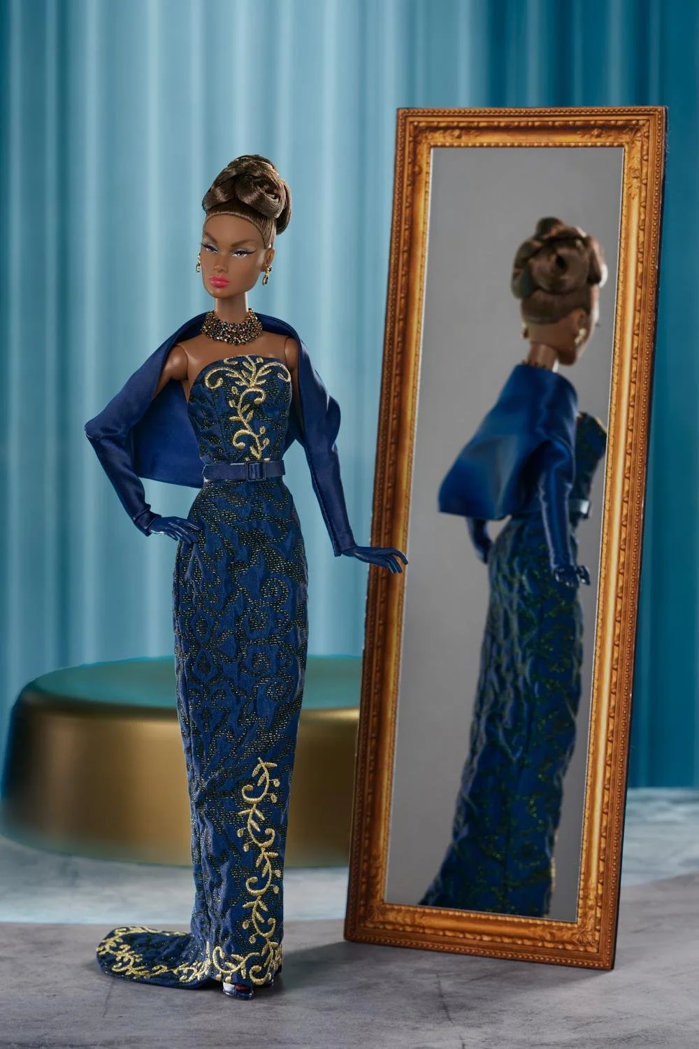 A Shimmering Experience  Della Roux doll