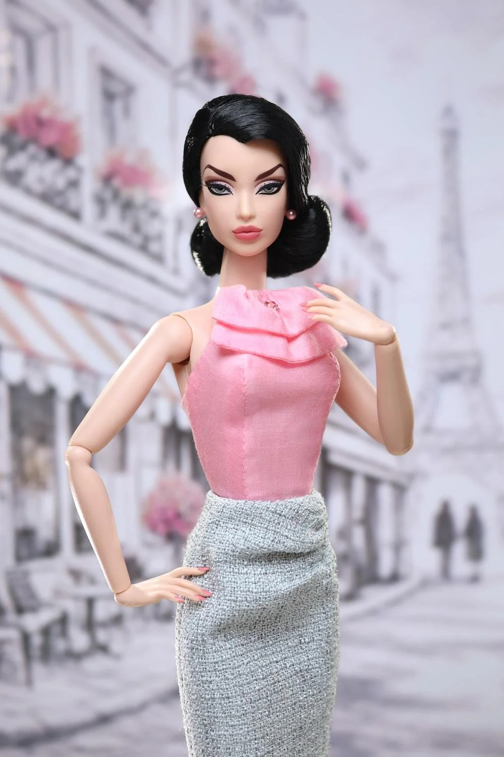 Back To Avenue Georges V Victoire Roux doll