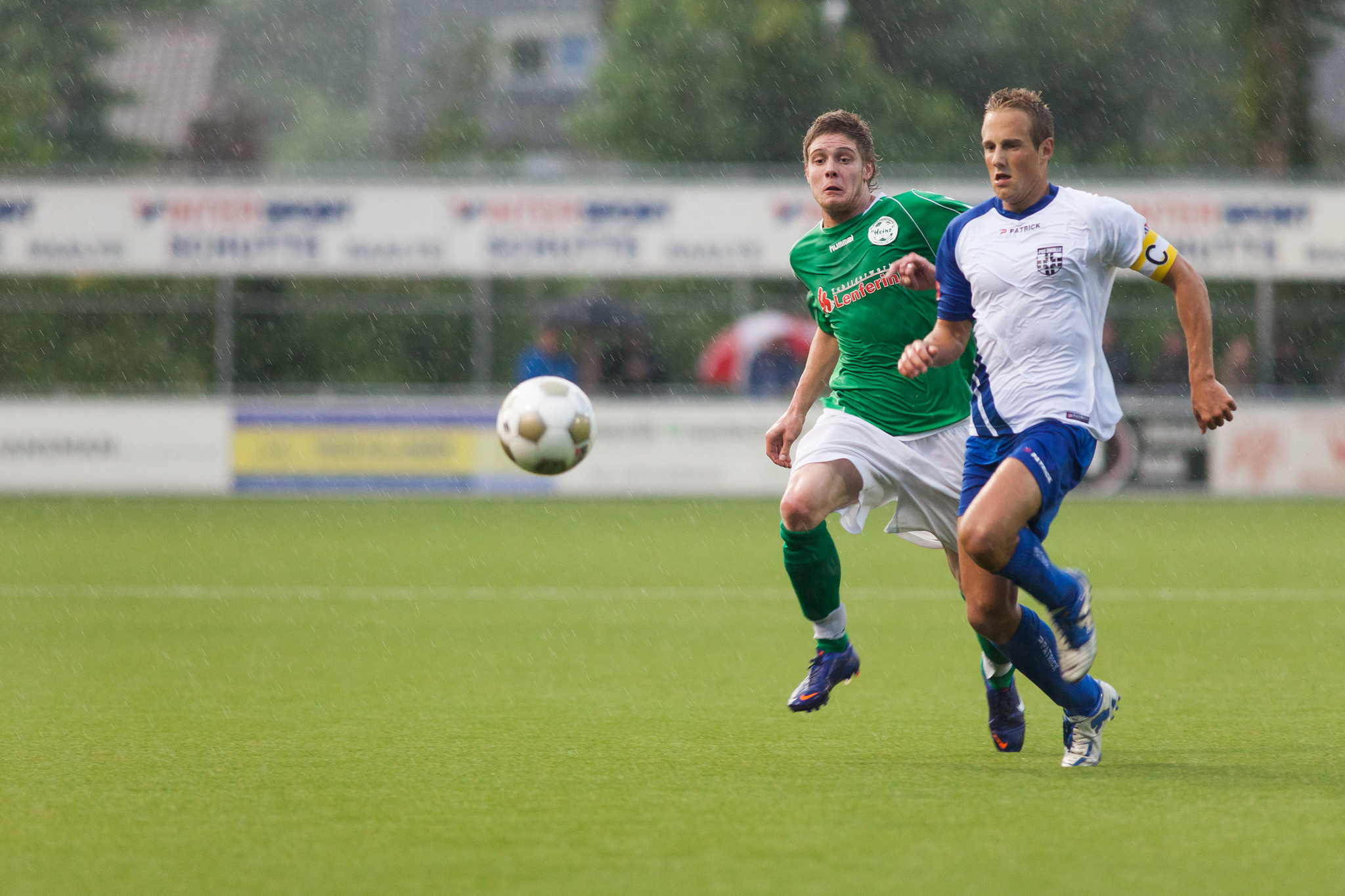 PecZwolle heeft moeite met het eerste van vvHeino en wint met 3-1. 2 jaar later promoveert Heino naar de eerste klasse.