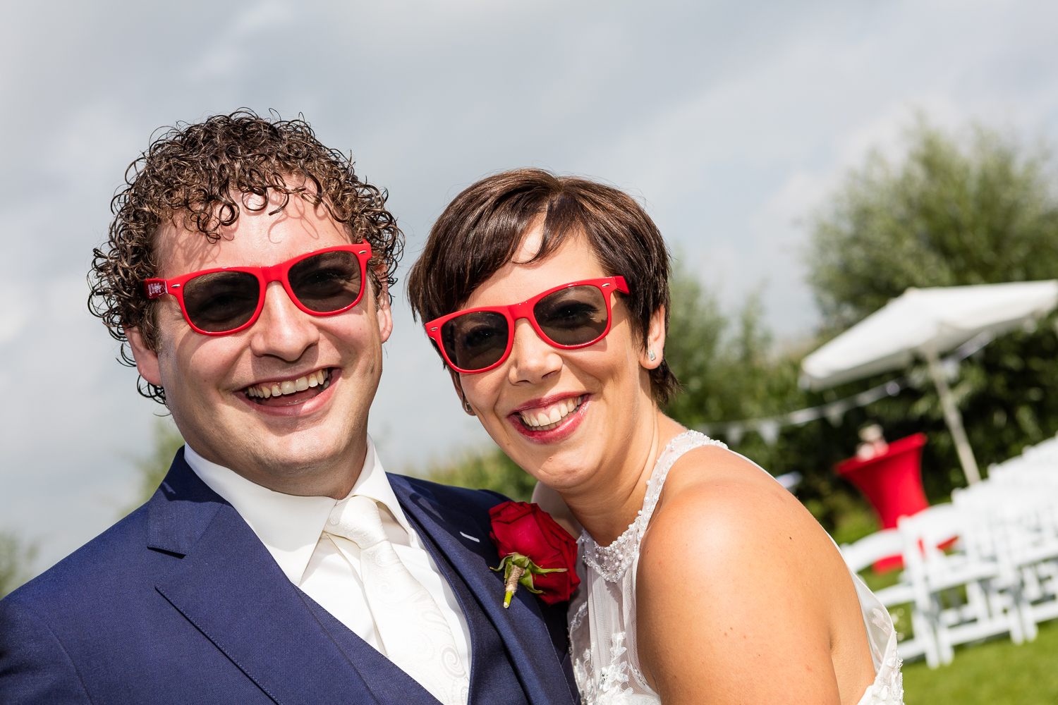 Ellen & Chiel met de 'selfie-zonnebrillen'.