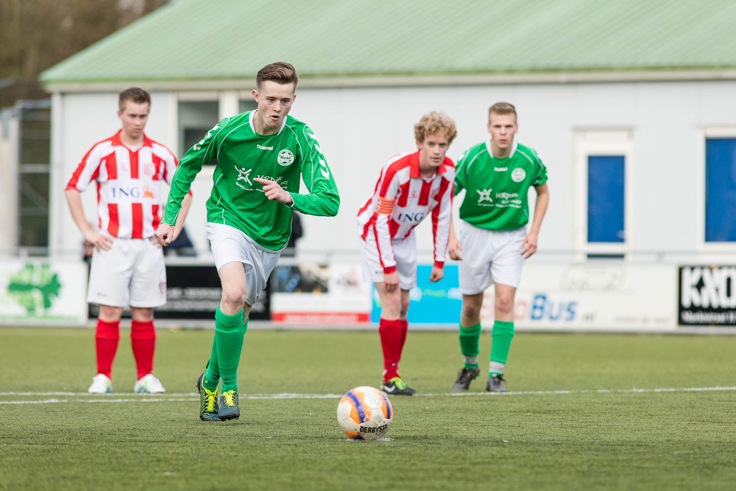 Luc Fakkert scoort de gelijkmaker dmv een penalty