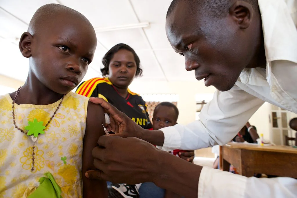  Vaccinations against a typhoid epidemic among South Sudanese refugees in Uganda. 
