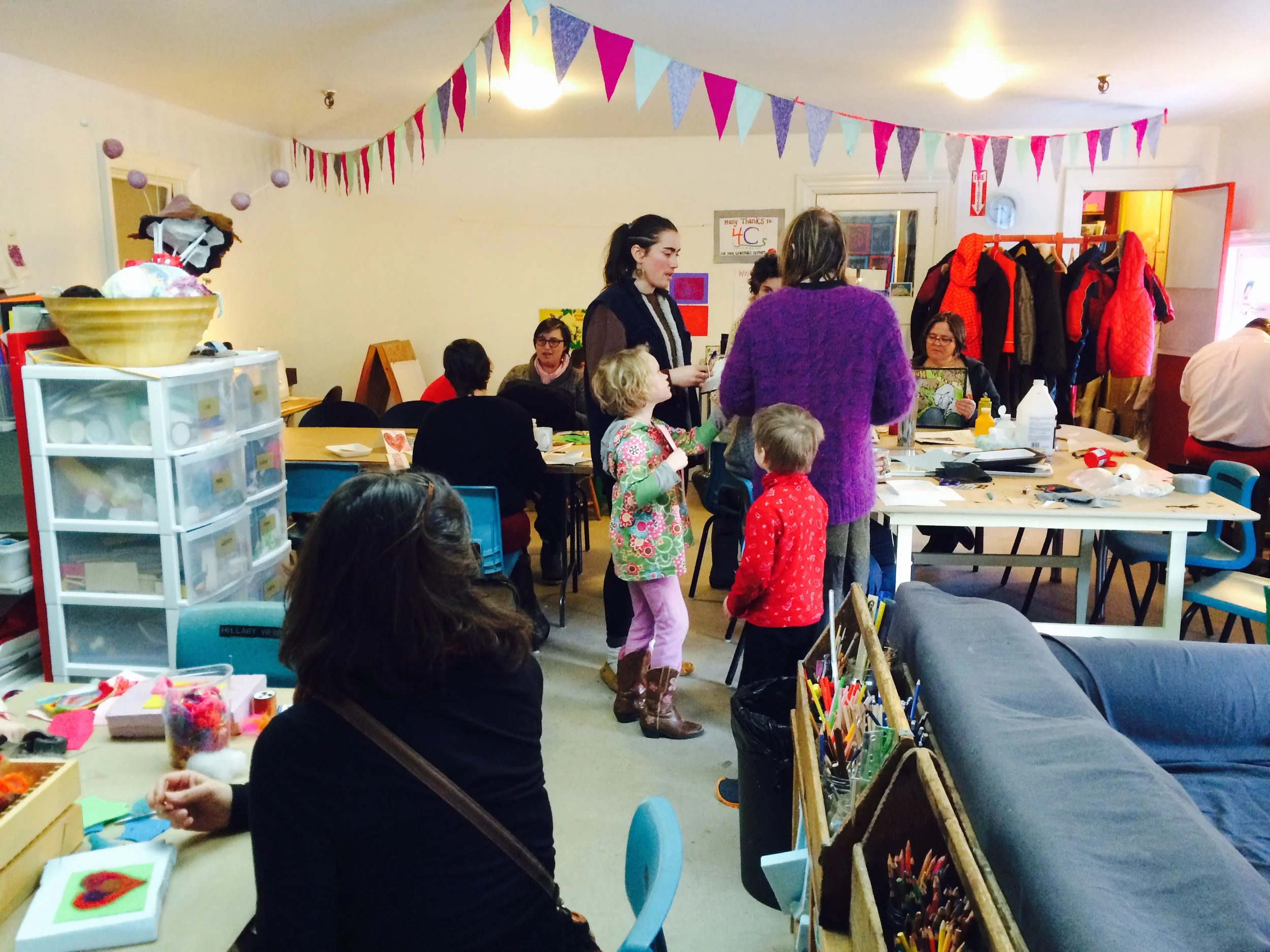 It's incredible when we have board members, funders, studio artists and neighbours making things in one room! This is really working! ; ) 