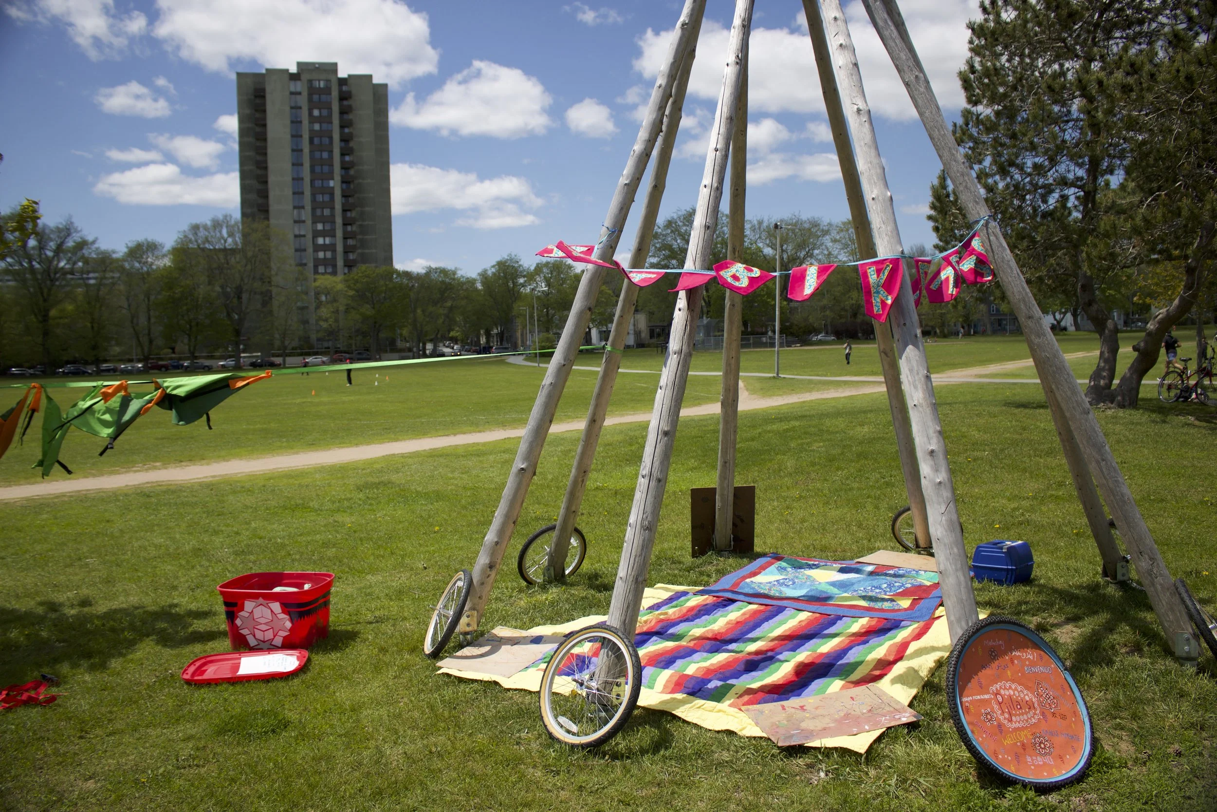It was a genuine gift to hold space for participants to create original designs in renowned Mi’kmaw artist, filmmaker, musician and social justice advocate Alan Syliboy’s installation called Mi’kmaw Sign Post. This interactive art was created in partnership with The Deanery Project and Halifax Regional Municipality. Find out more about the artist and his participation in Our Common Woods placemaking project here: http://thedeaneryproject.com/our-common-woods/