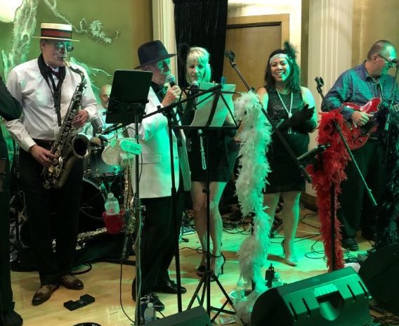 Surprise of the night! Mel crooning Frank Sinatra’s songs!.