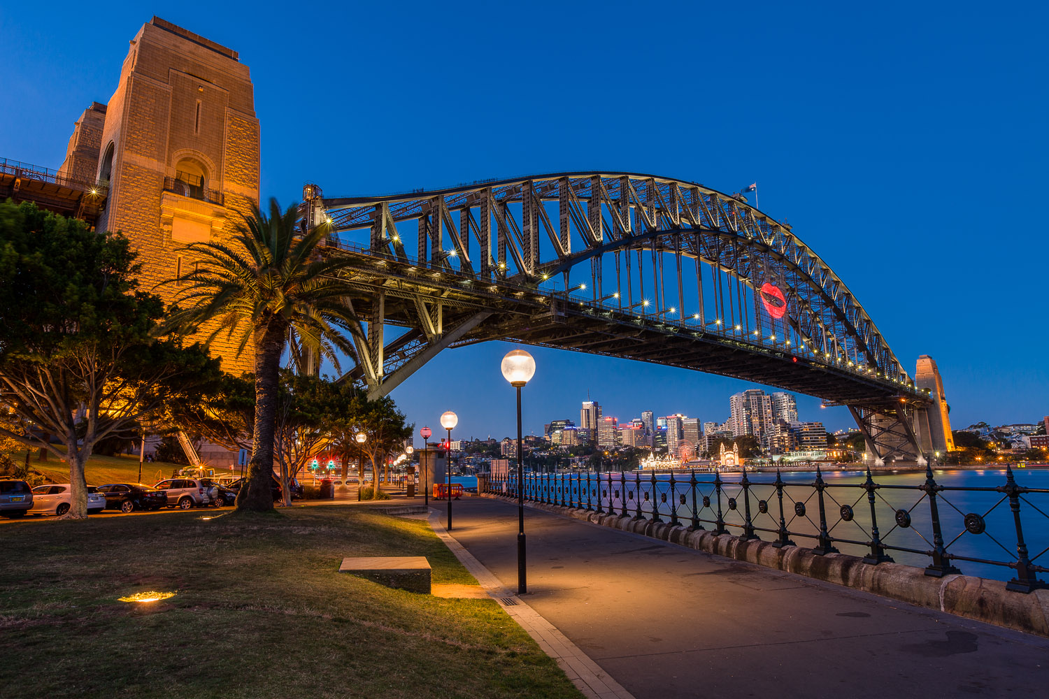 017_Harbour Bridge with a Kiss.jpg