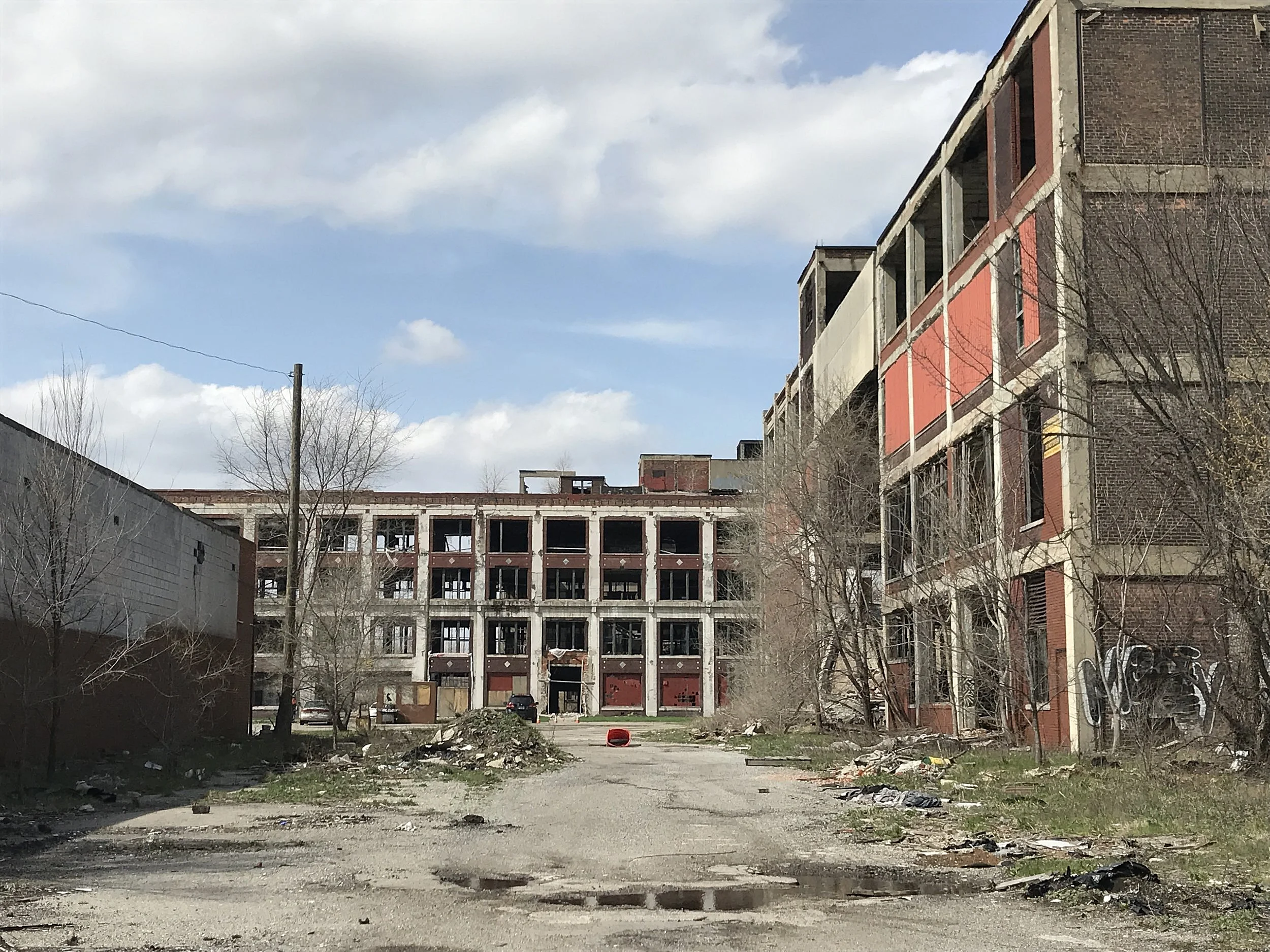 Packard Plant  2017  The Packard Automotive Plant is a former automobile-manufacturing factory. It opened in 1903, and was considered one of the most modern automobile manufacturing facilities in the world at the time. The factory complex closed in 