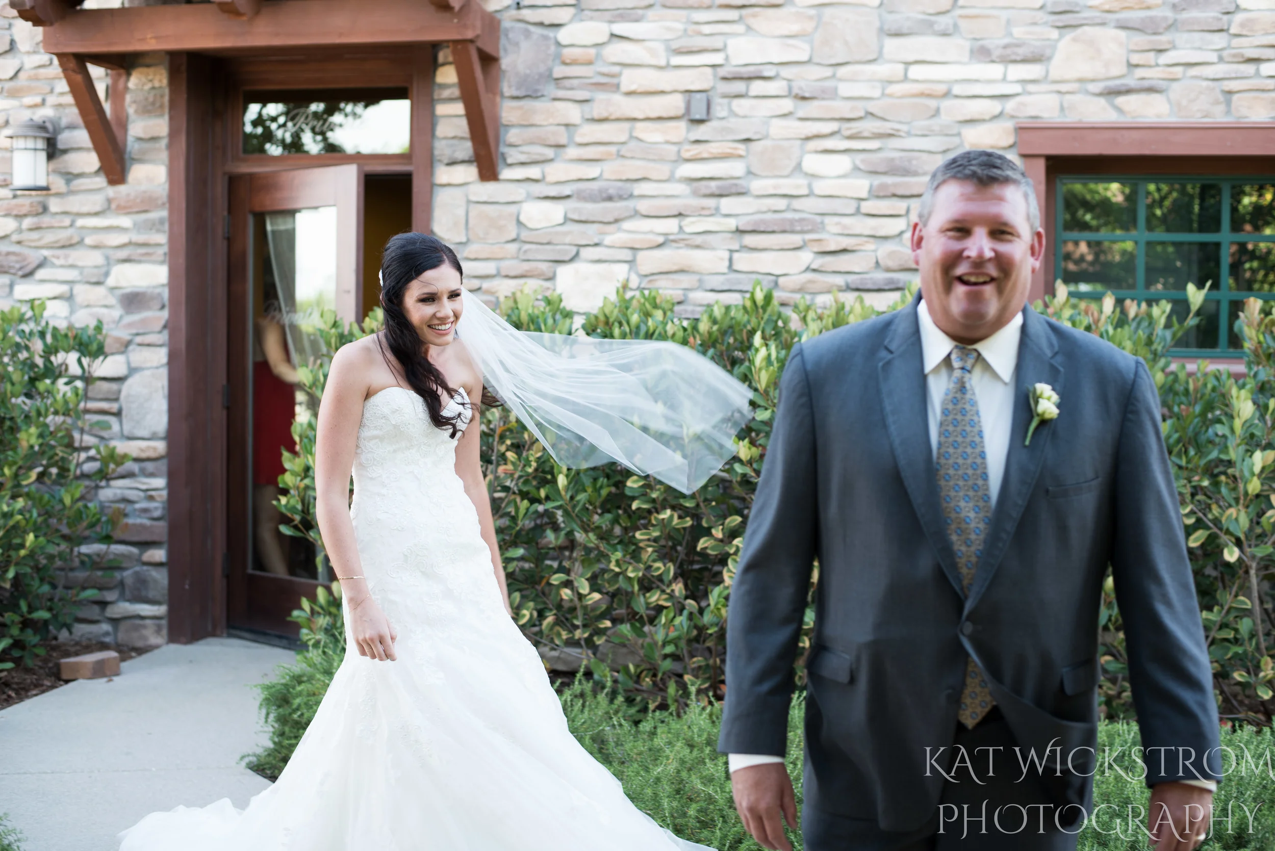 Father and bride first look