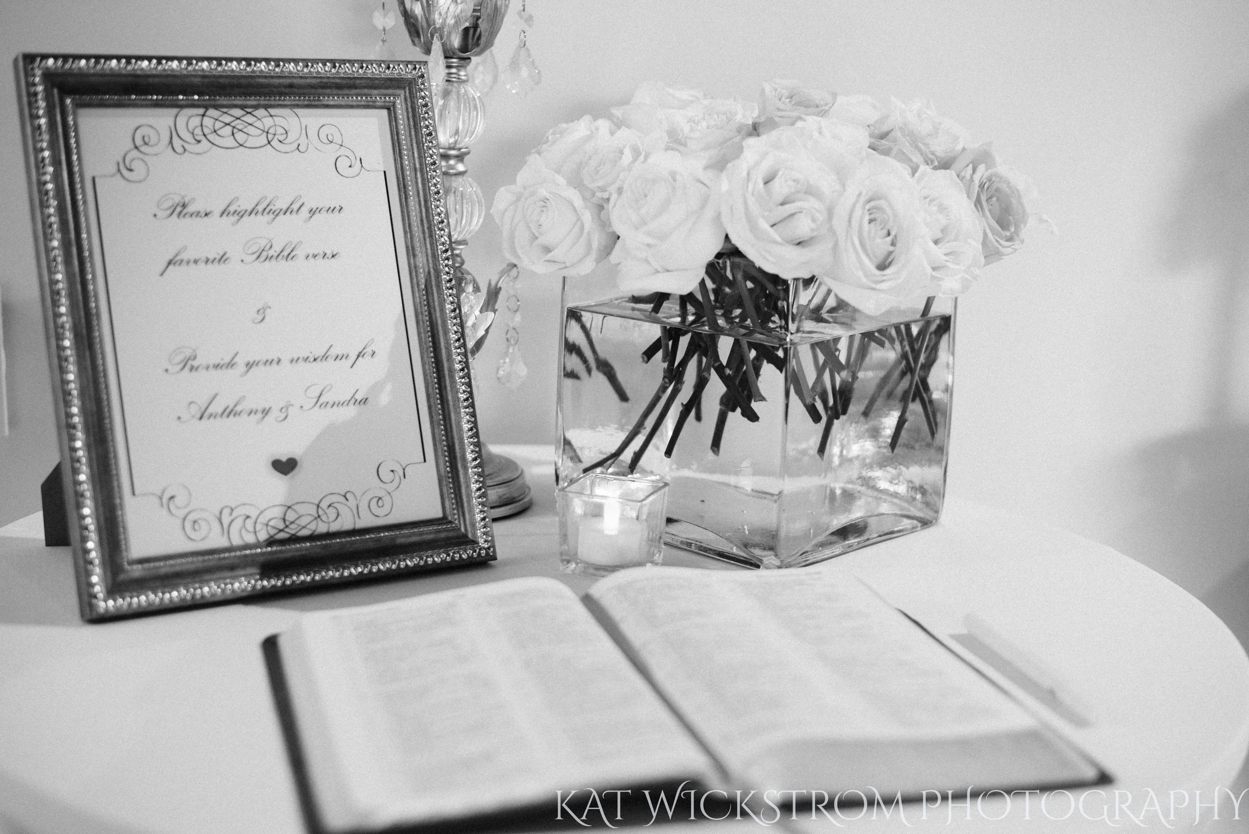 I love this greeting. The bride and groom left a bible out in front of the ceremony, asking guests to highlight their favorite passage.&nbsp;
