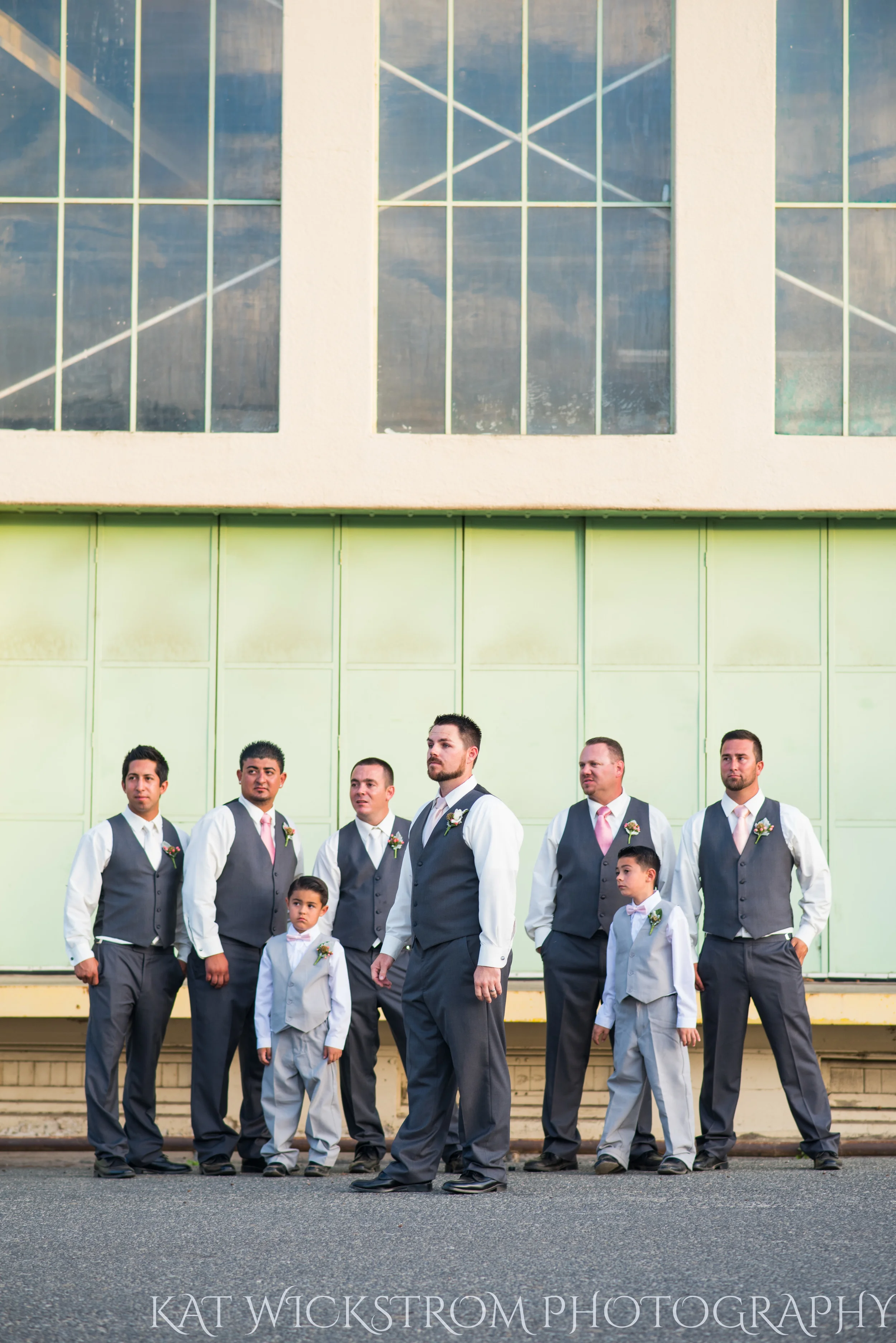 Look at these awesome groomsmen.