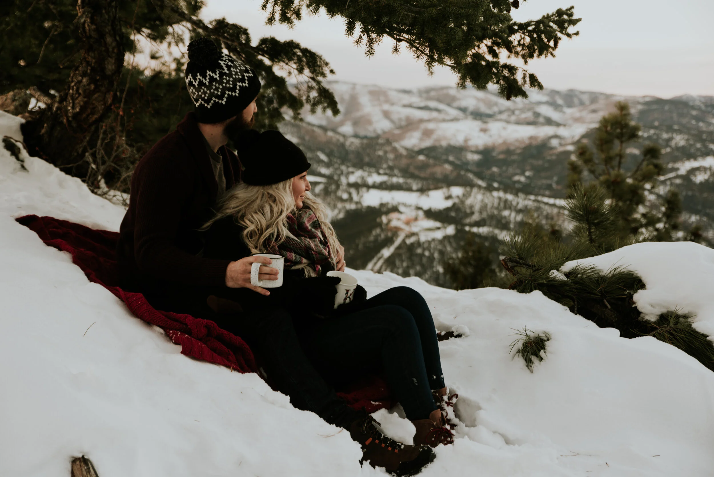 cozy-cocoa-engagement-session-at-lost-gulch