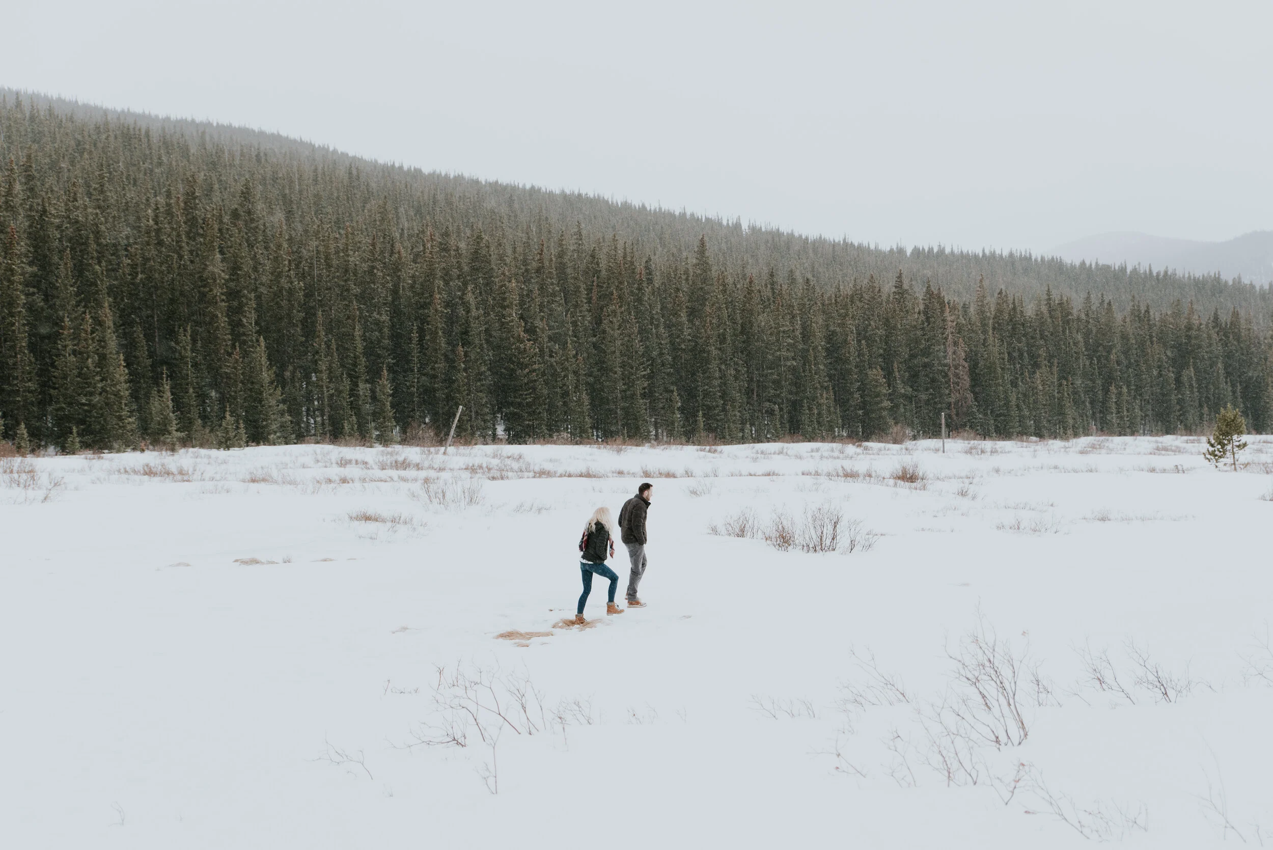 couple-walking-in-snow