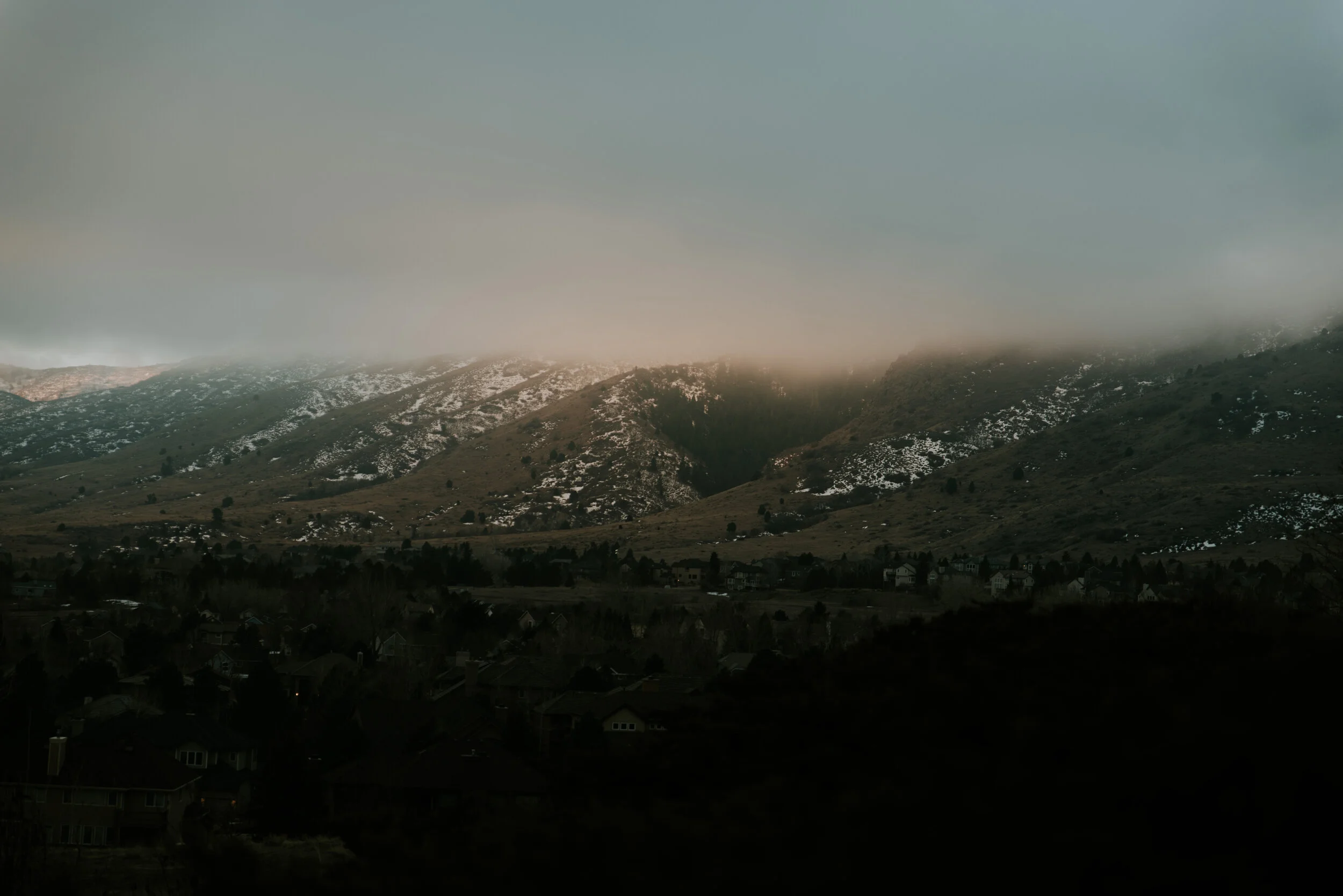 mountains-over-the-manor-house