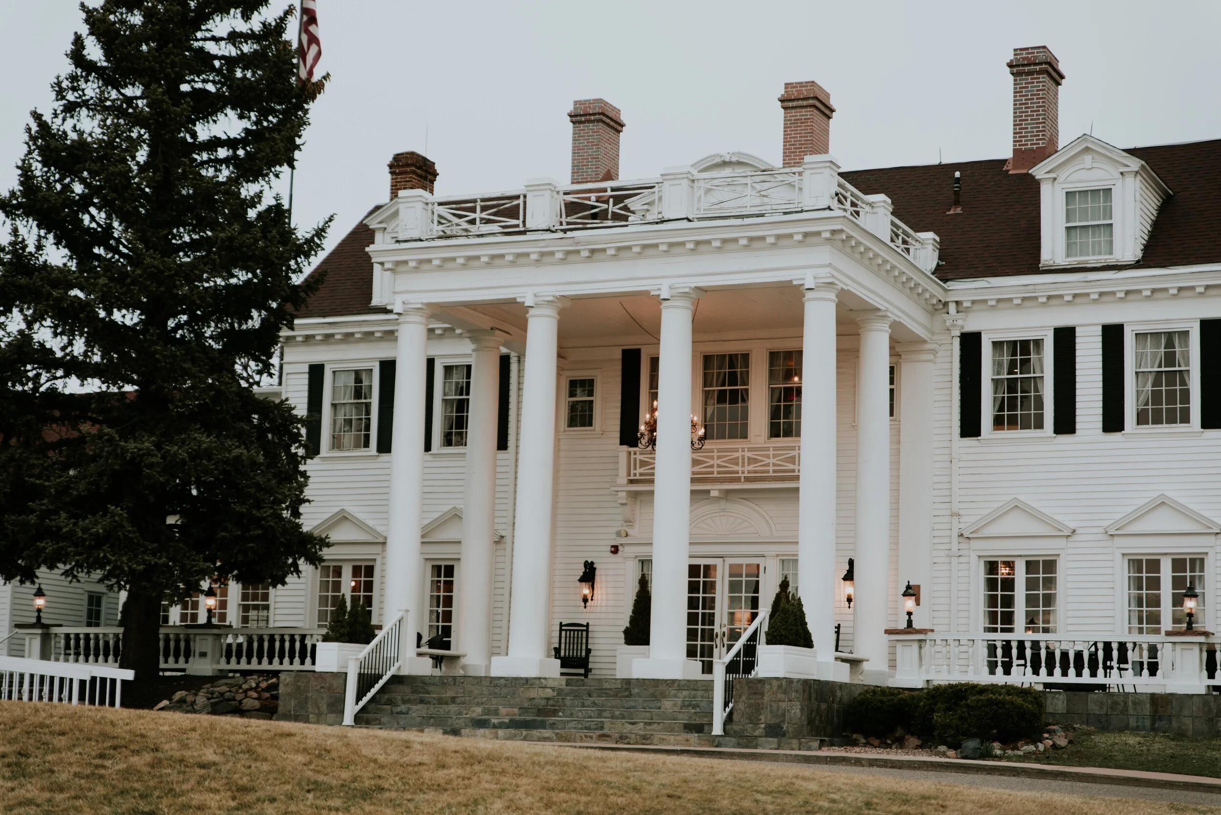 the-manor-house-front