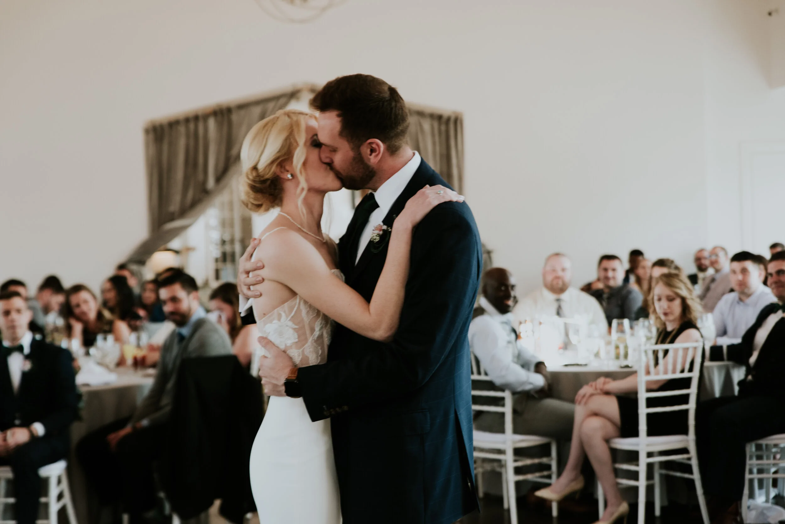 first-dance-kiss-manor-house