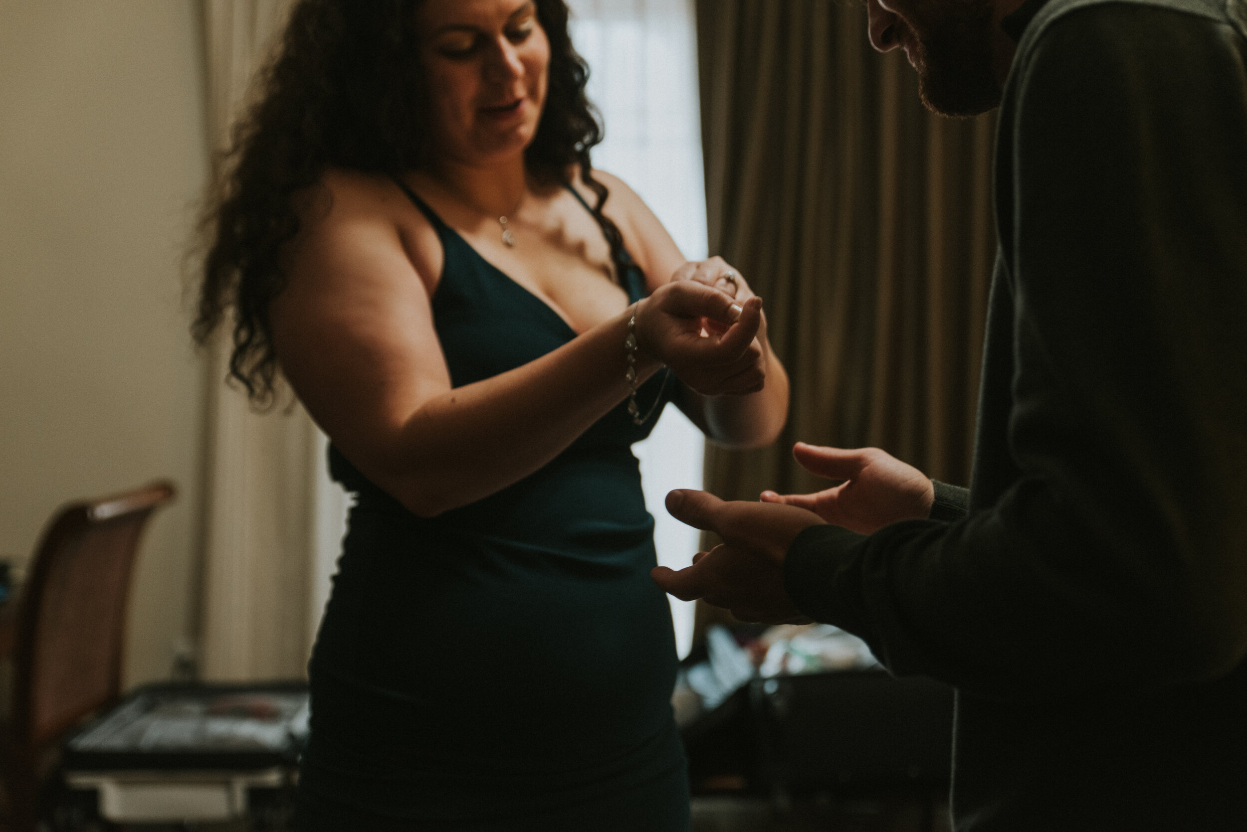 engagement_session_at_the_stanley_in_estes_park_getting_ready