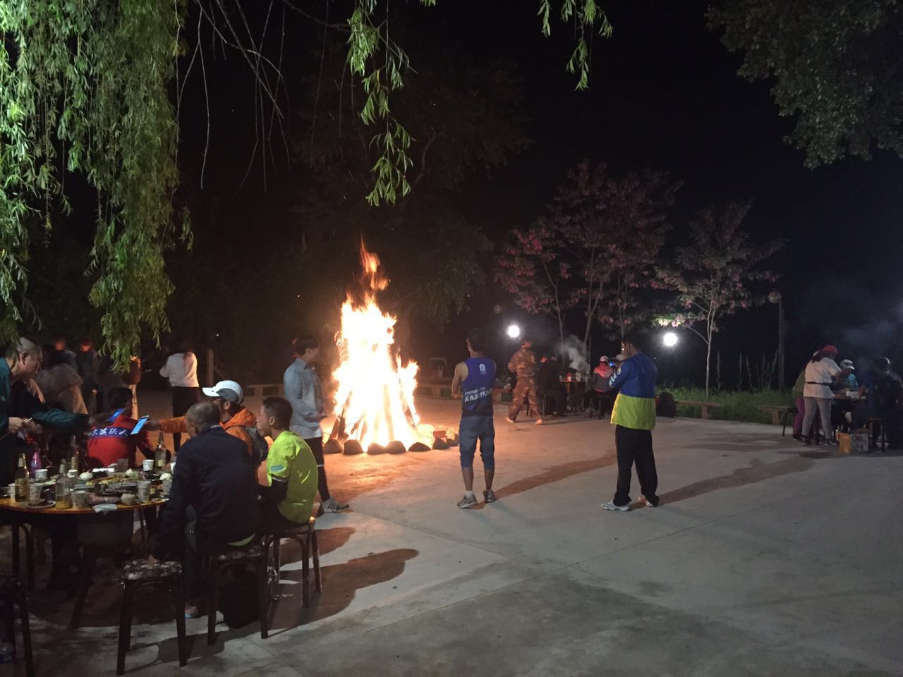 Campfire, roasted meat and beer at the finish of the Baturu Trail! 