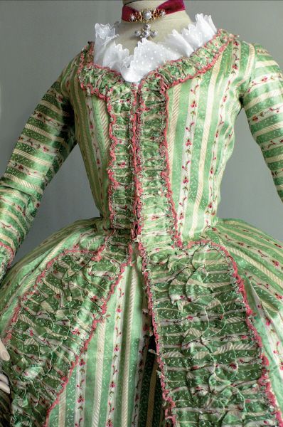 French-style dress in Lyonnaise silk cca. 1780, Photo credit: Fragonard