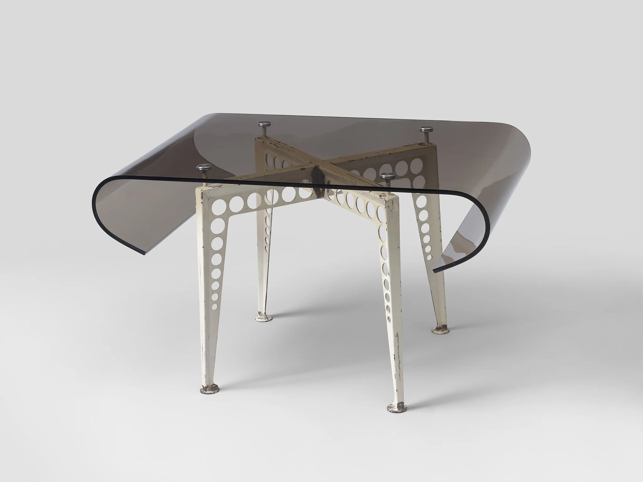 Jean Prouve - Jacques Andre, Rare side table, 1937 Painted steel, stainless steel, acrylic; size: 43 x 71,5 x 48 cm, Courtesy of Jacques Lacoste Gallery ⓒ Hervé Lewandowski