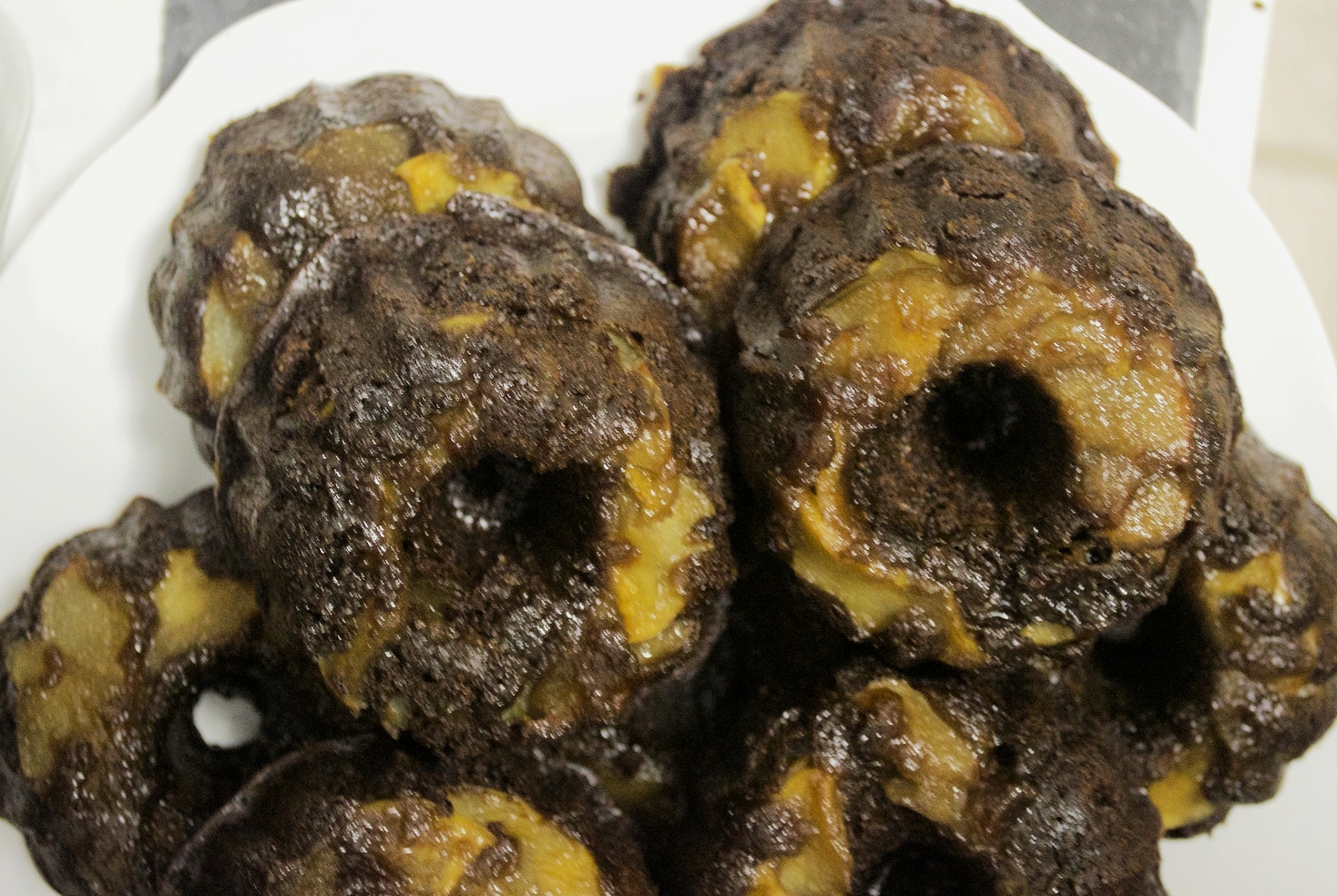 molasses baby bundts with pears and apples
