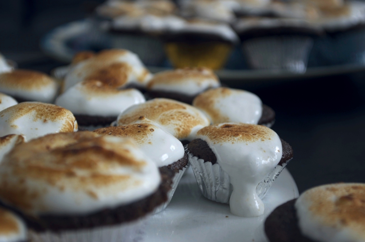 extra-gooey mini s'mores cupcakes