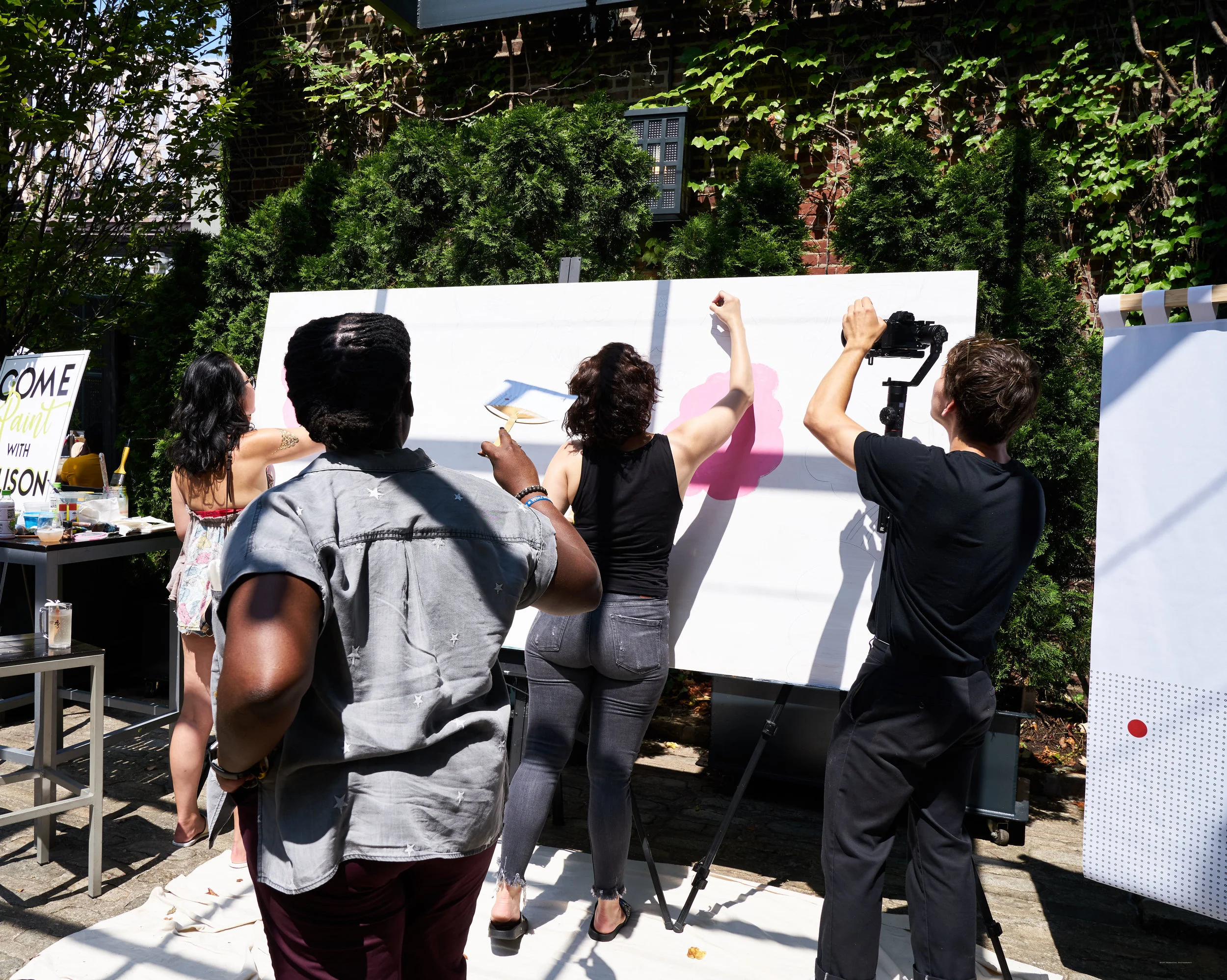 Allison_dayka_live_painting_.jpg