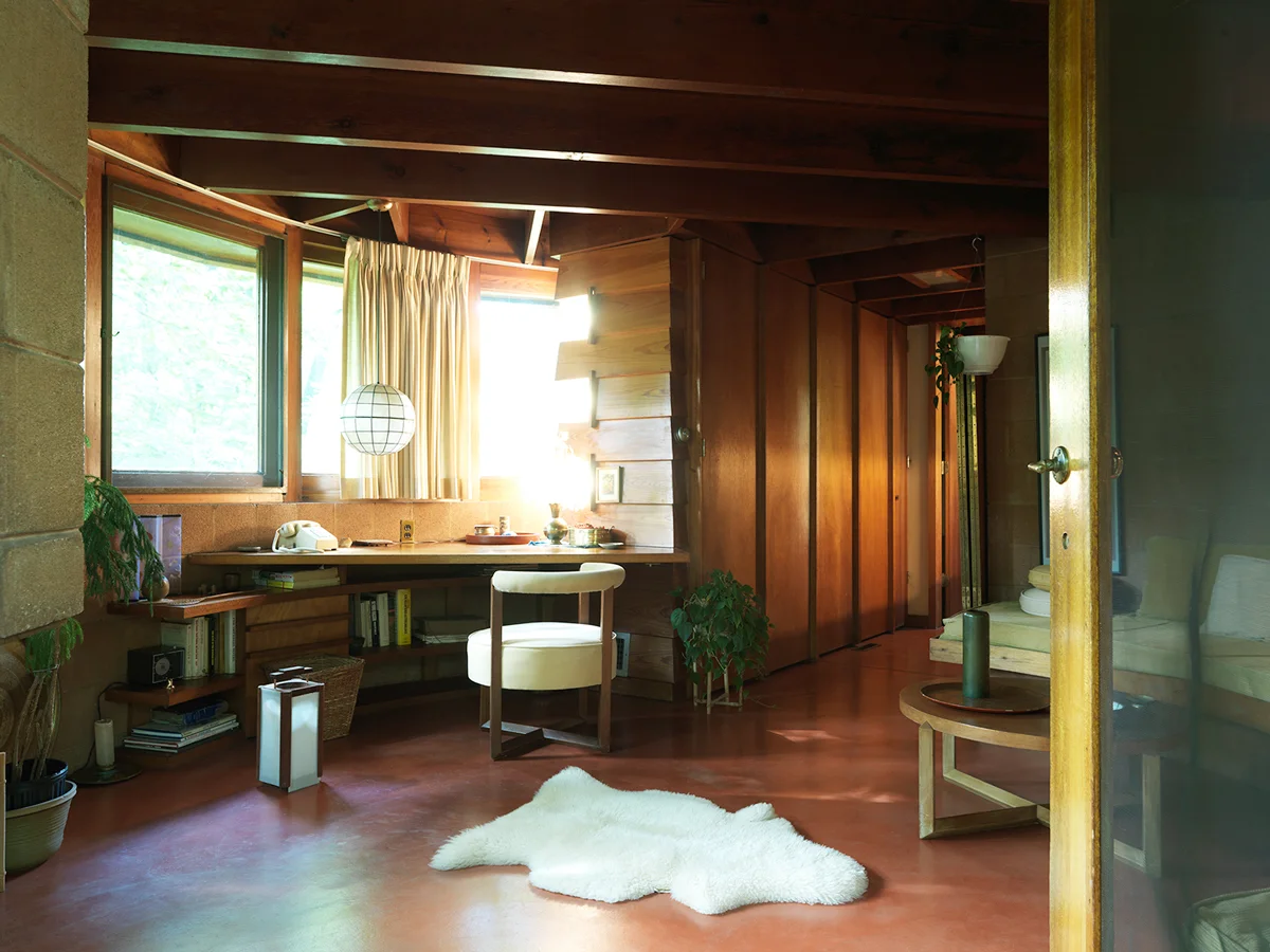 Fig. 3 > Interior of Pepinsky Guest House © Tom Hogan