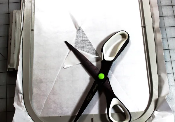 Thicker scissors seem to score better than thinner ones. Maybe I just apply less pressure.