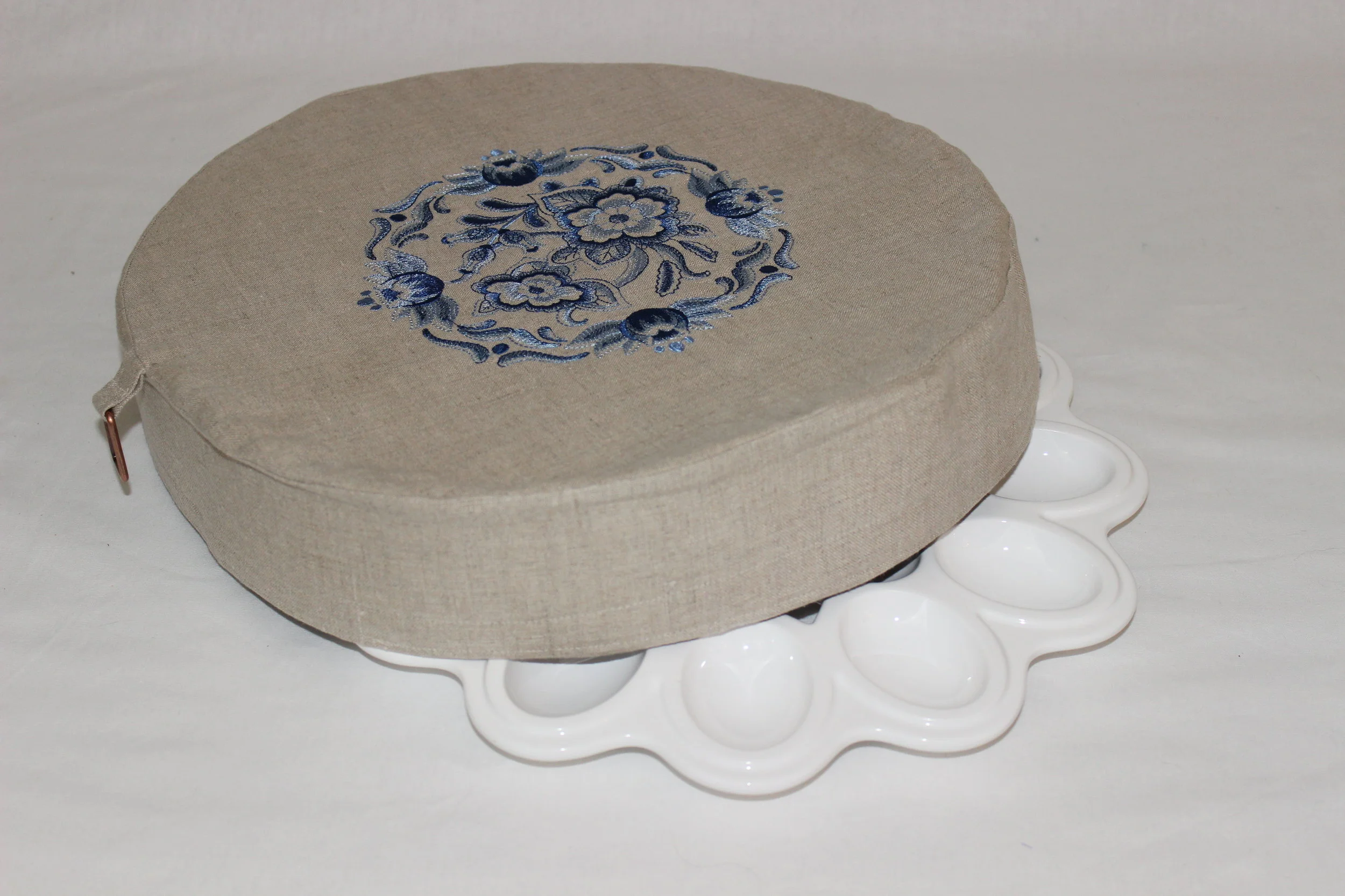 Machine Embroidery Design by Embroidery Library : Delft Blue Floral Medallion I ( F8541 )