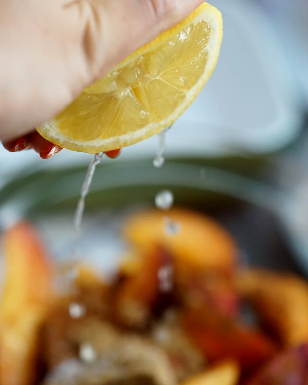 BrokeAndCooking_NectarineCrumble_4813.jpg